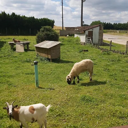 Les Grands Riez - A La Campagne *